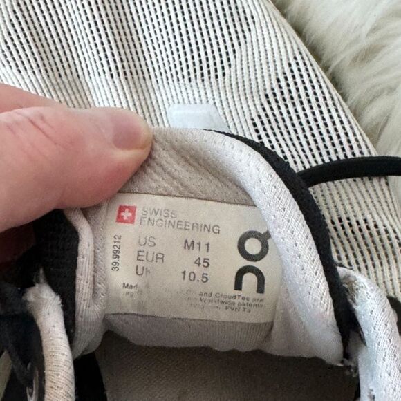 On‎ Cloud Stratus White/black/Green Running Shoes Sz 11 main image 7